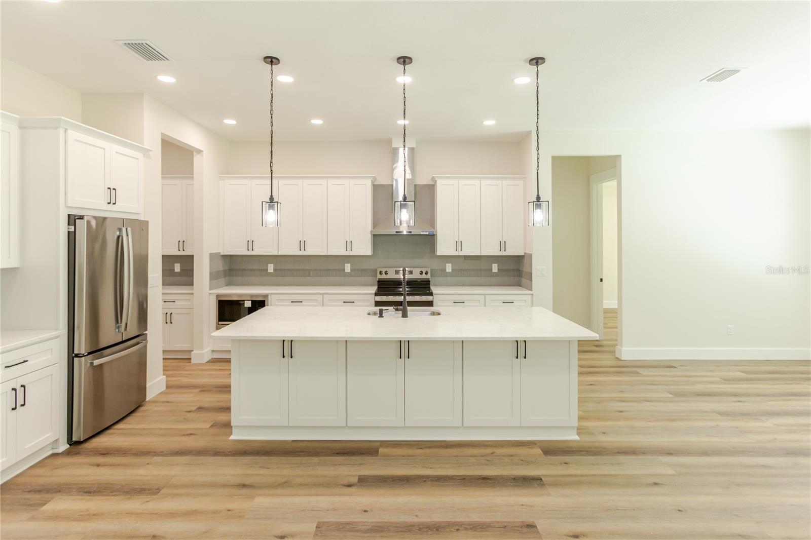 ROYAL HIGHLANDS - Residential