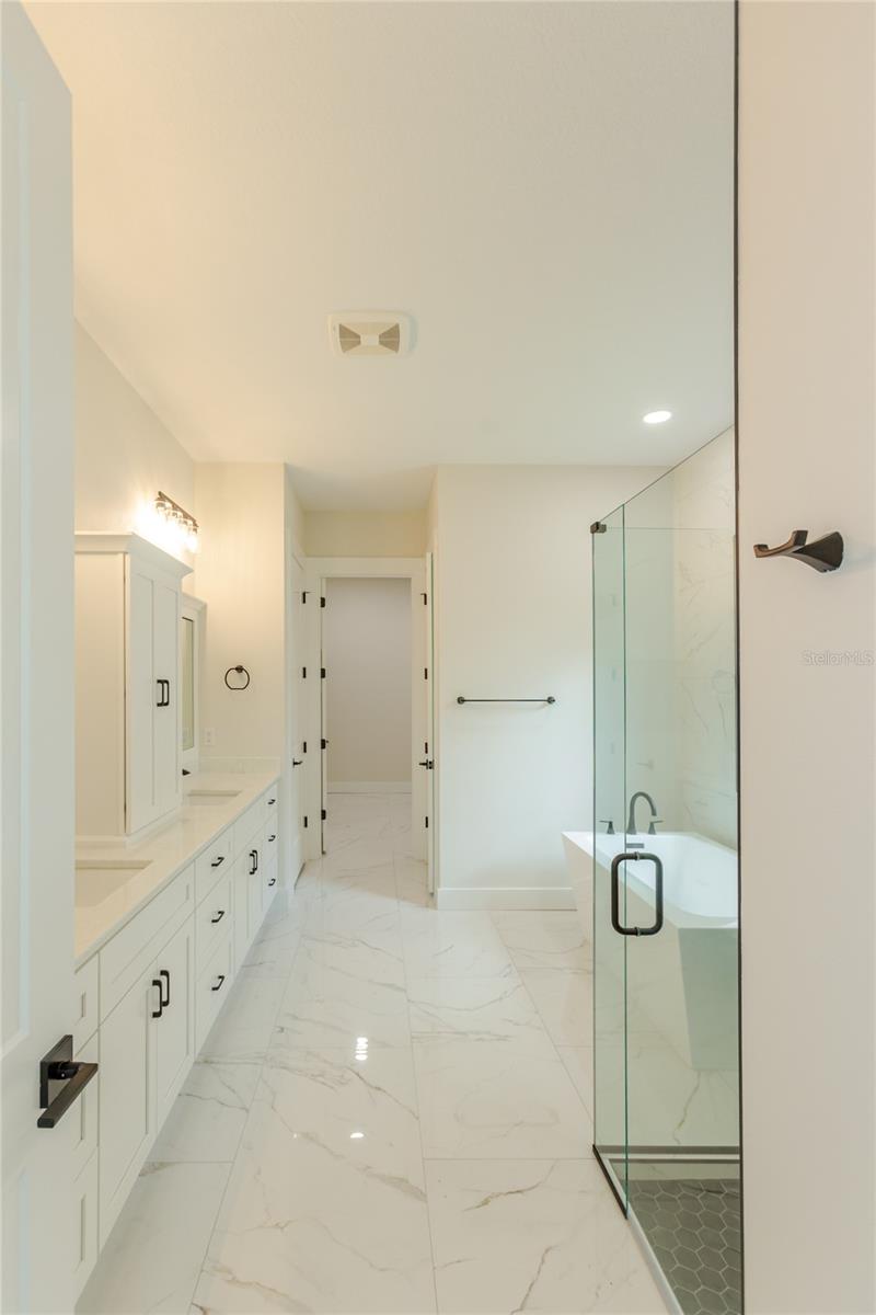 ROYAL HIGHLANDS - Residential
