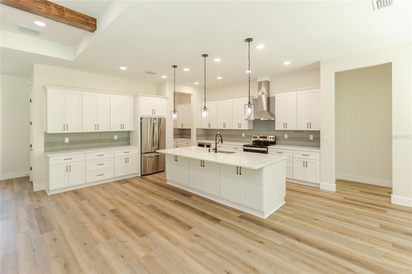 ROYAL HIGHLANDS - Residential