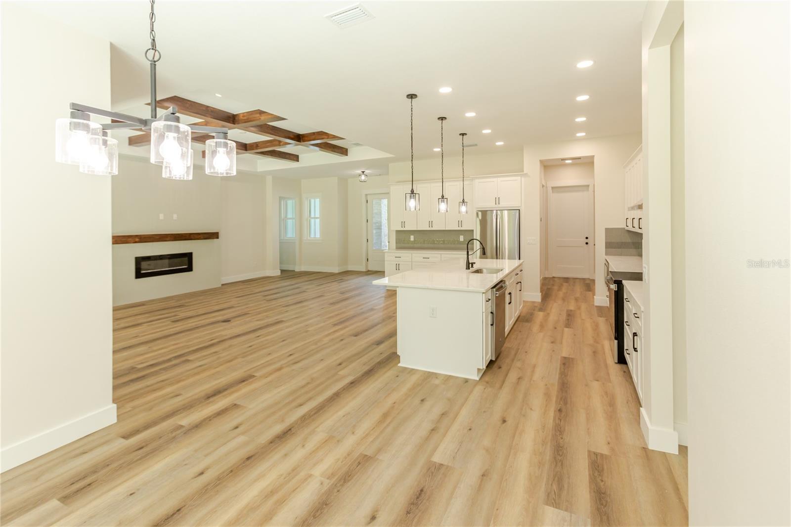 ROYAL HIGHLANDS - Residential