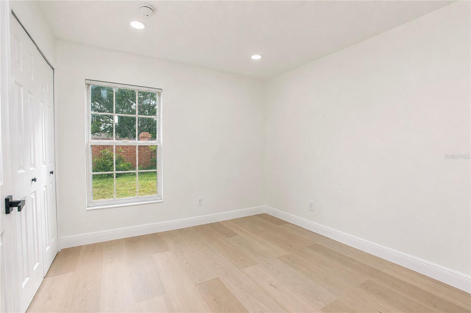 SHANNON LAKES - Residential