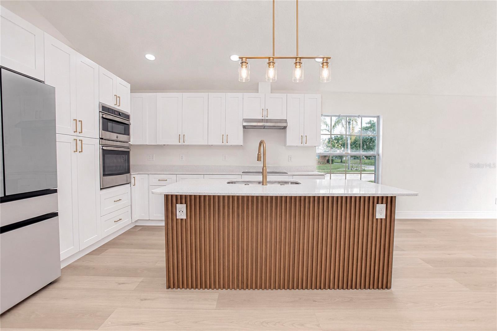 SHANNON LAKES - Residential