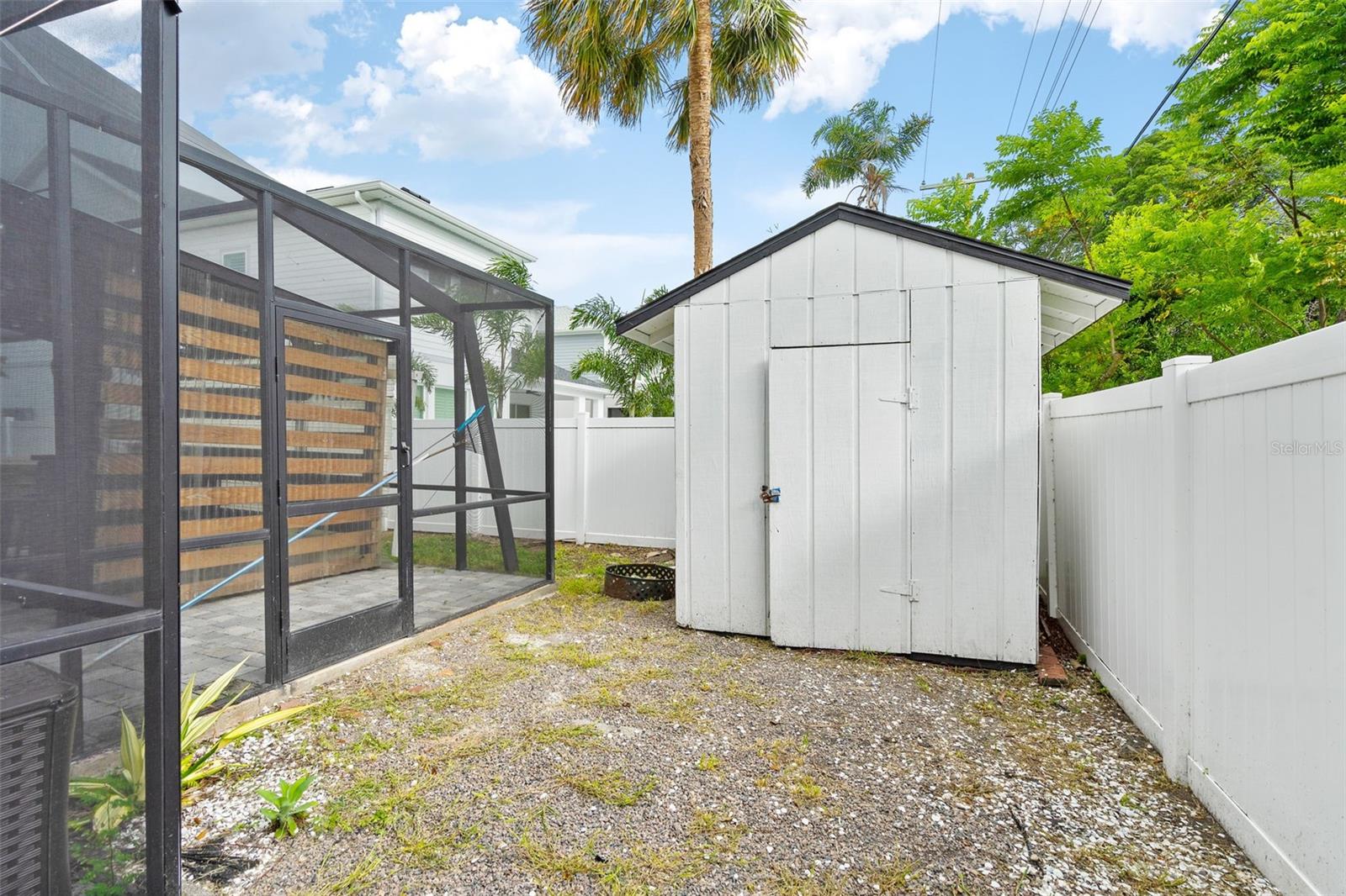 PERSHING PARK - Residential Lease