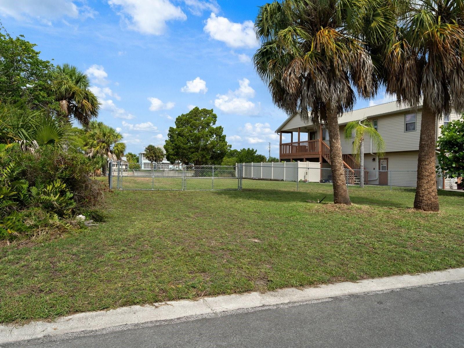 HERNANDO BEACH - Land