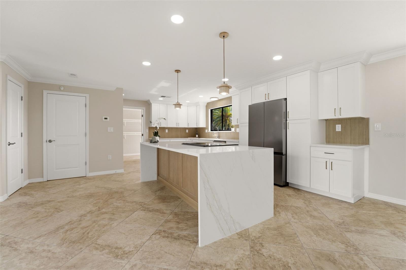 BLUE DOLPHIN ESTATES - Residential