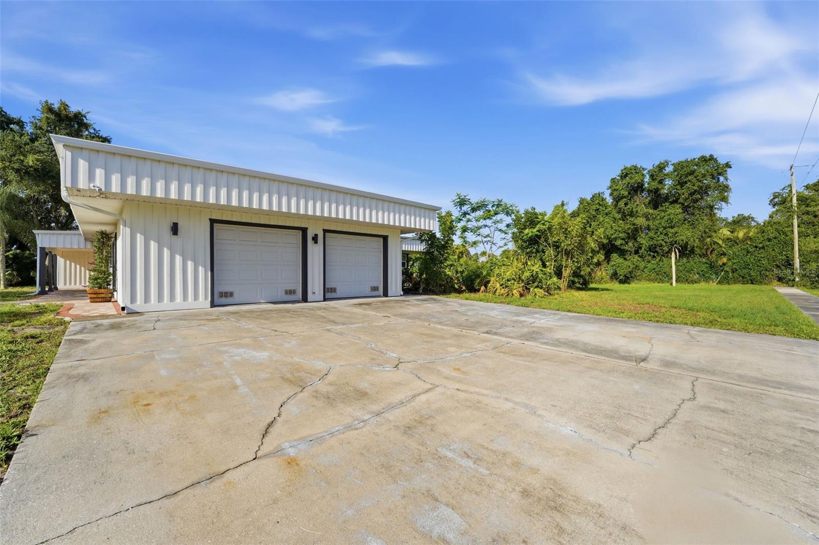 BLUE DOLPHIN ESTATES - Residential