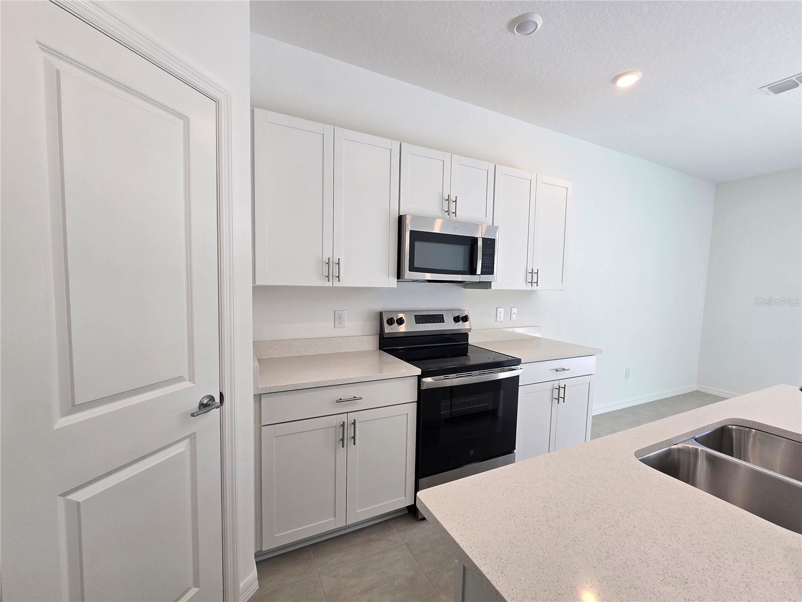 RIVER LNDG PH 4 & 5 - Residential Lease