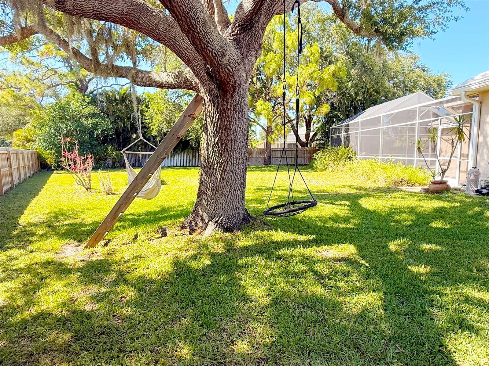 BAY OAKS ESTATES - Residential