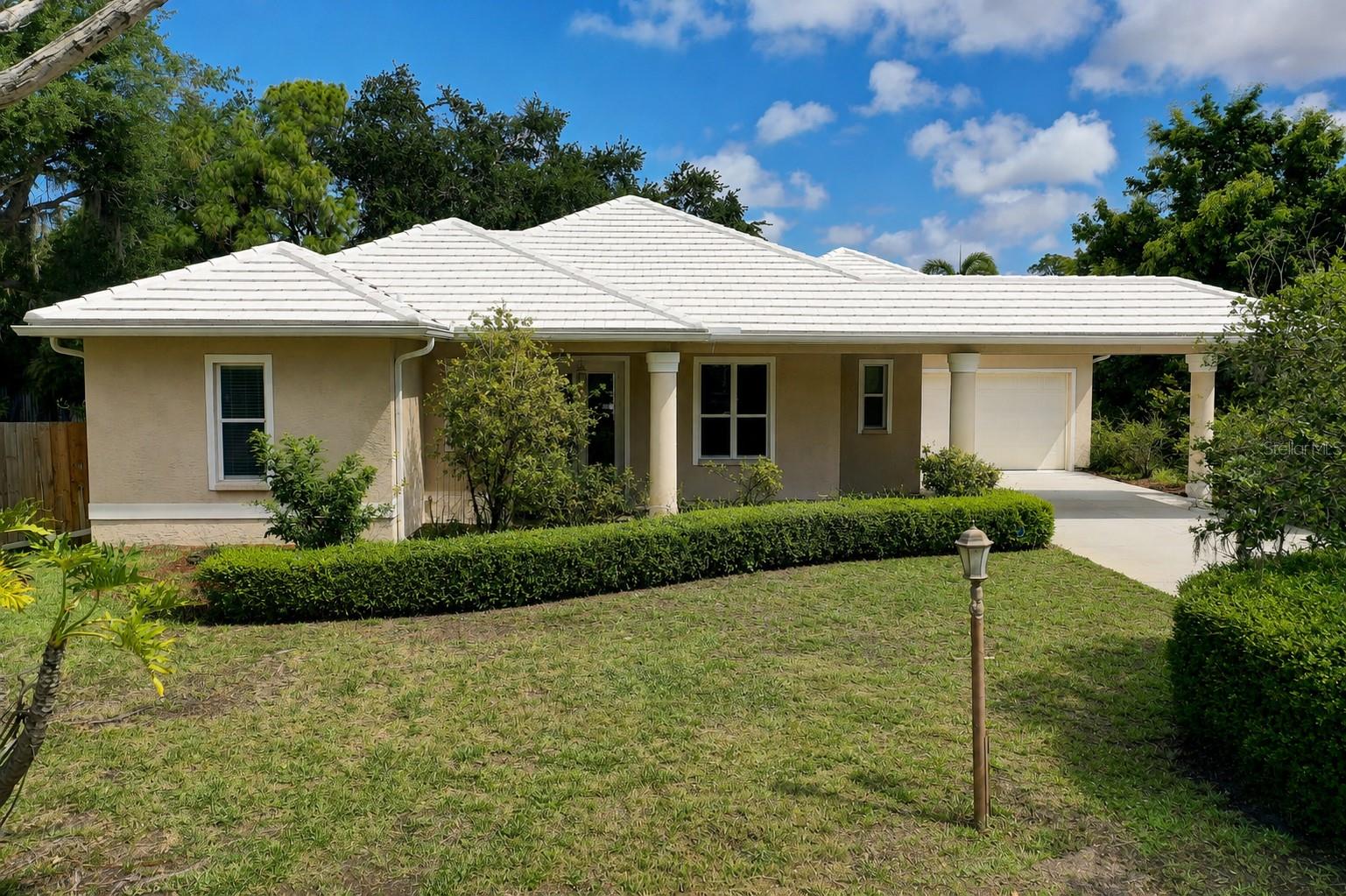 BAY OAKS ESTATES - Residential