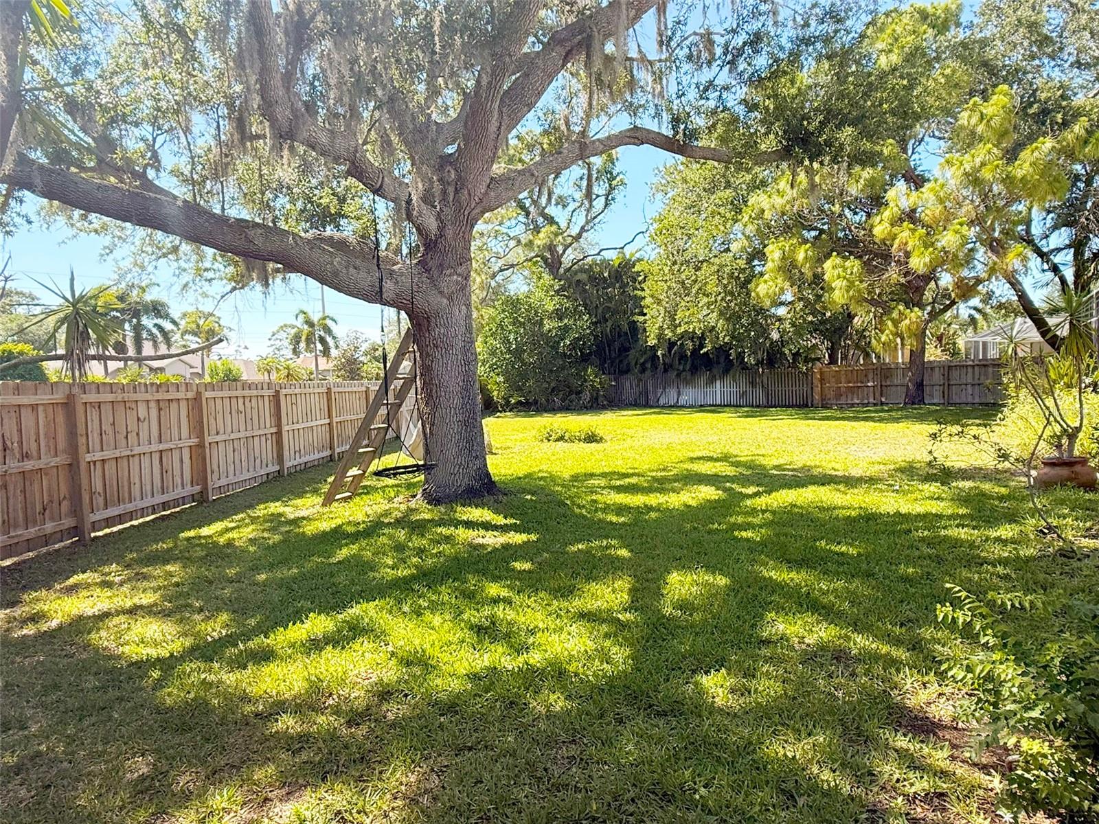 BAY OAKS ESTATES - Residential