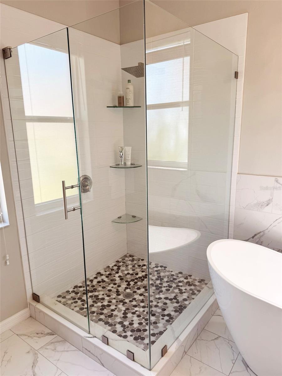 BAY OAKS ESTATES - Residential