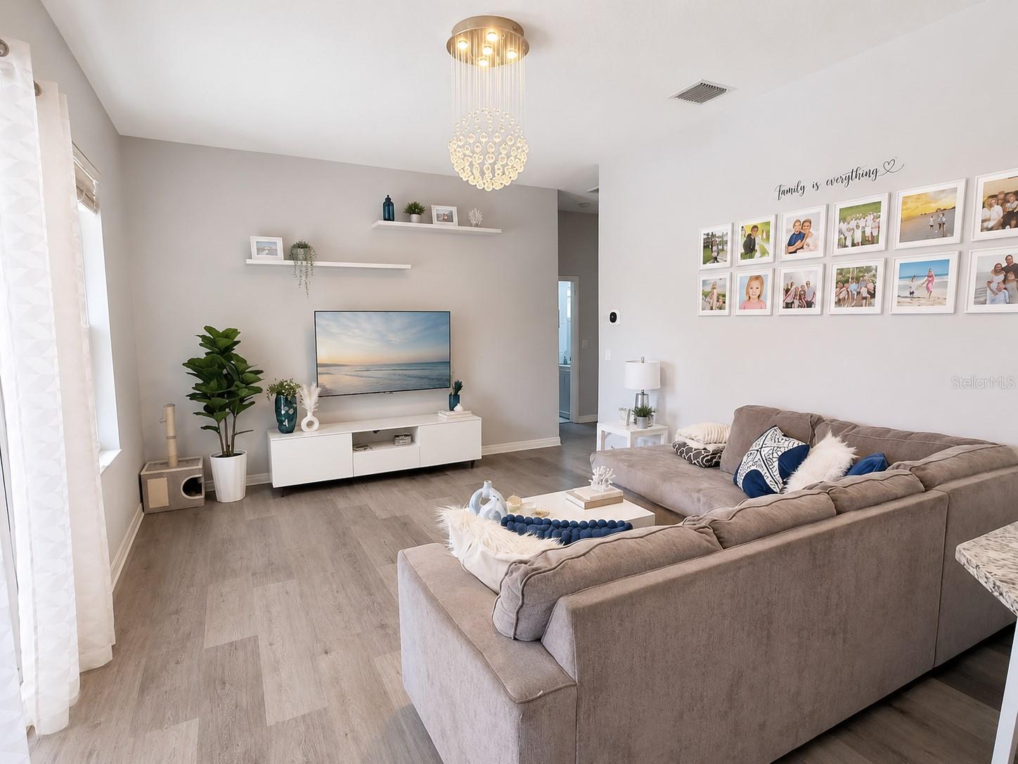 BAY OAKS ESTATES - Residential