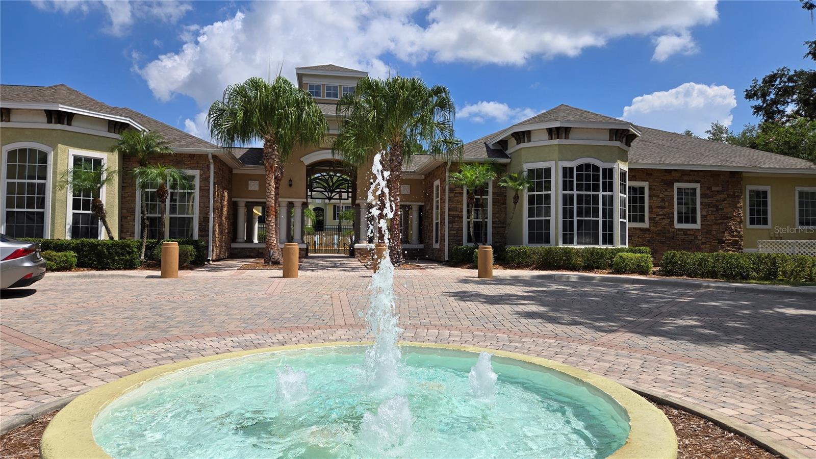 COURTNEY PALMS CONDO - Residential Lease