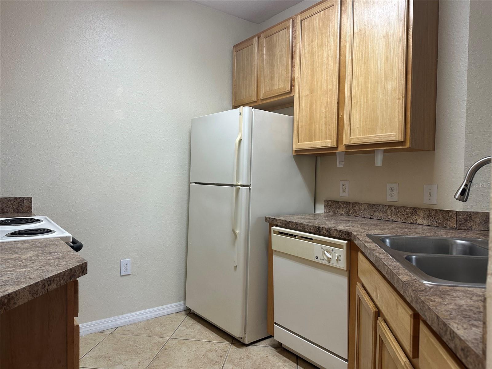 COURTNEY PALMS CONDO - Residential Lease