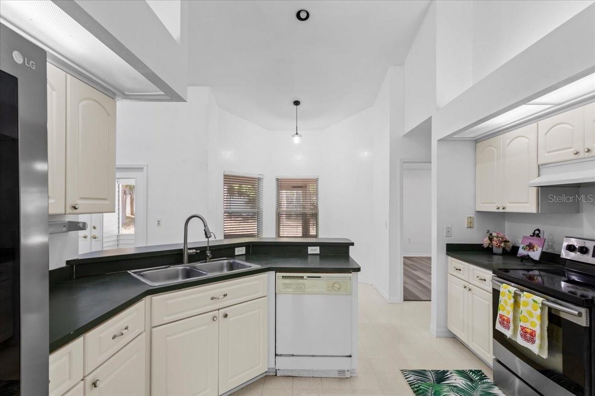 BROADMOOR PH 4-C - Residential