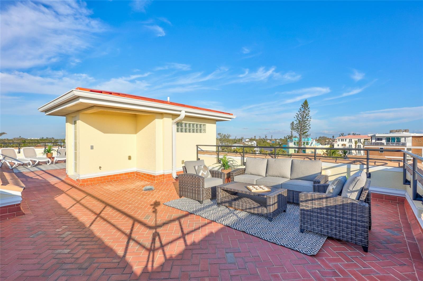SARASOTA BEACH - Residential