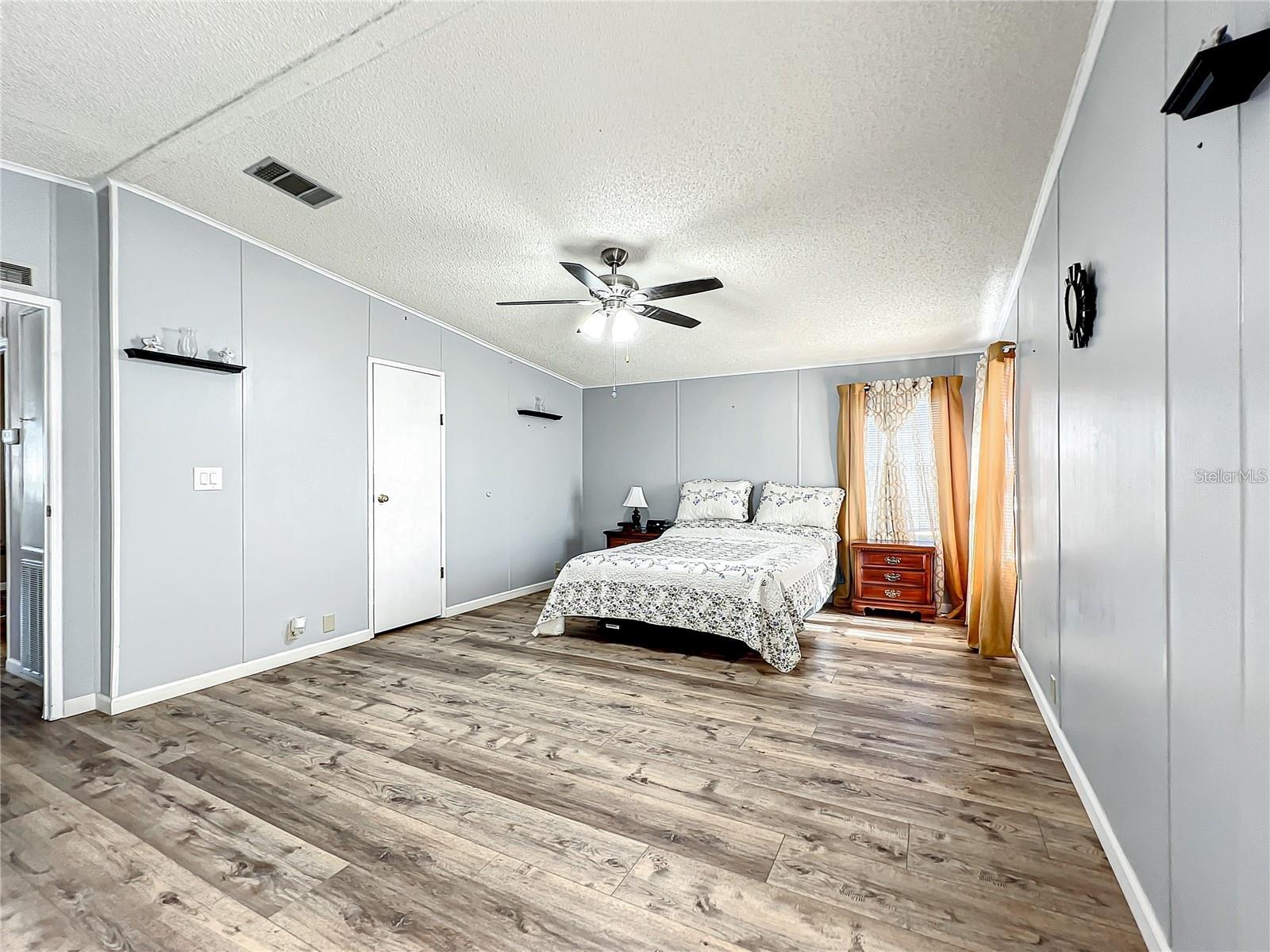 FOXWOOD LAKE ESTATES - Residential