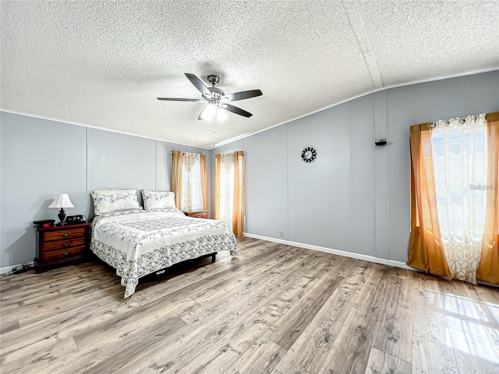 FOXWOOD LAKE ESTATES - Residential