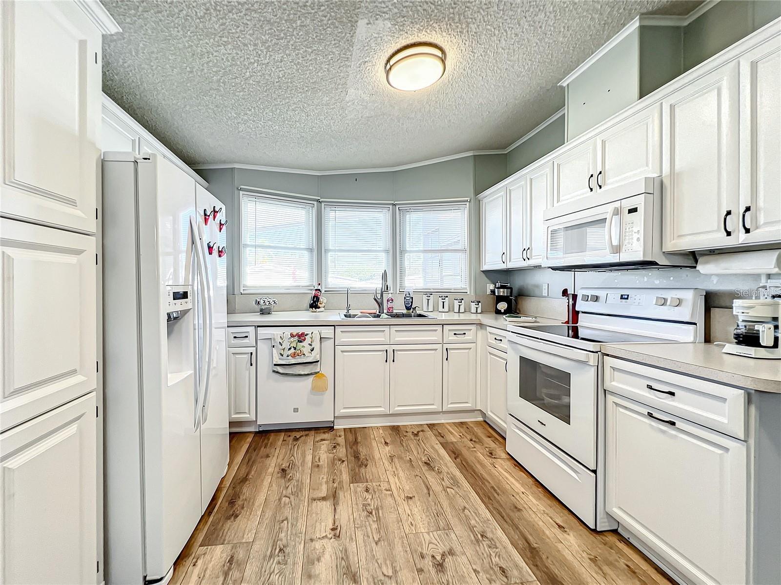 FOXWOOD LAKE ESTATES - Residential