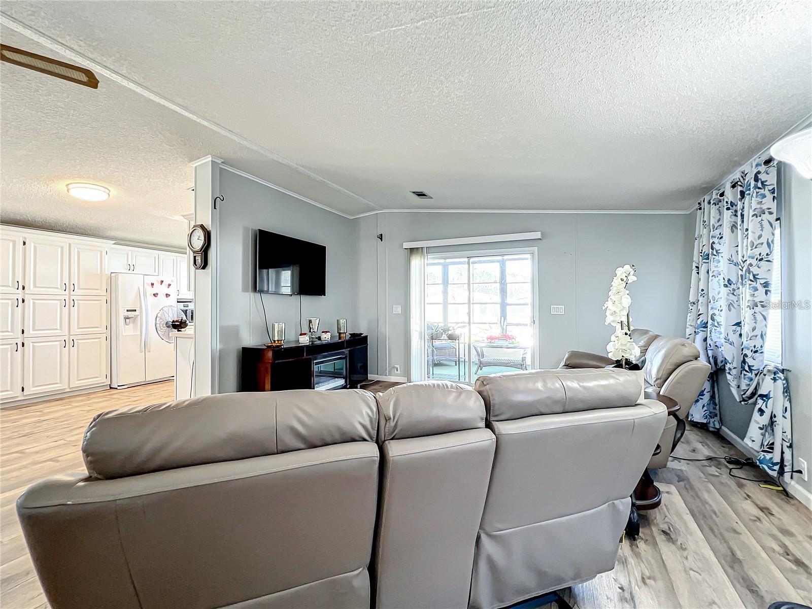 FOXWOOD LAKE ESTATES - Residential