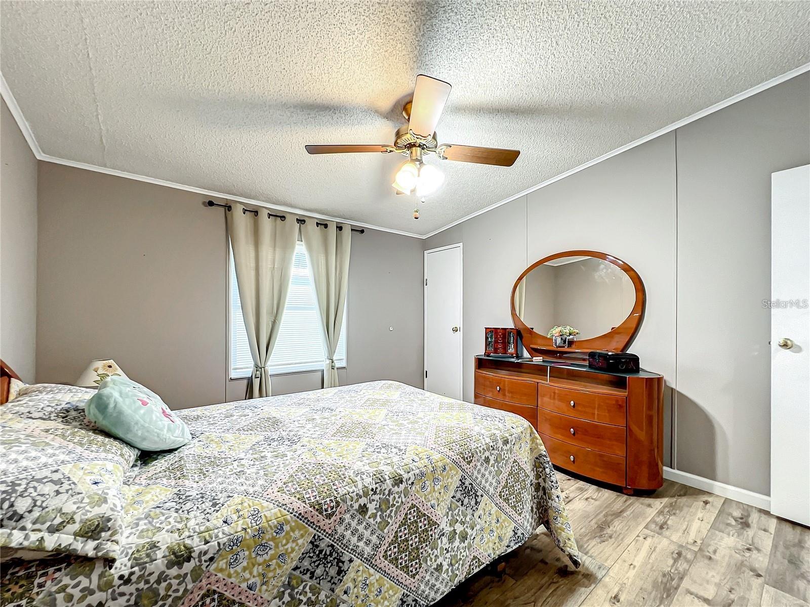 FOXWOOD LAKE ESTATES - Residential
