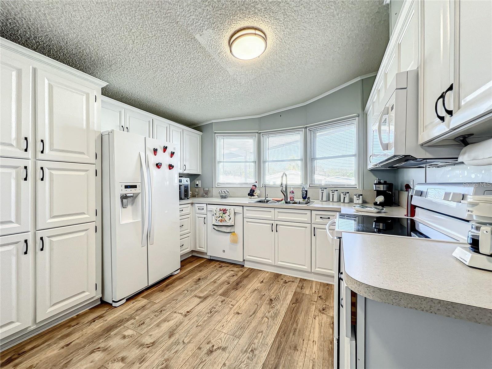 FOXWOOD LAKE ESTATES - Residential