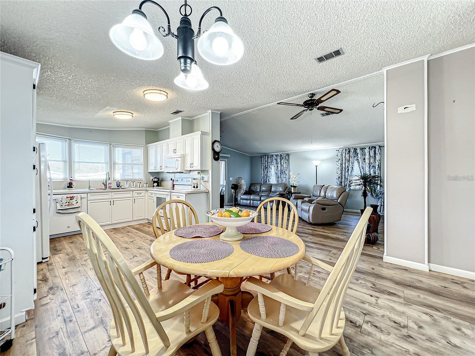 FOXWOOD LAKE ESTATES - Residential