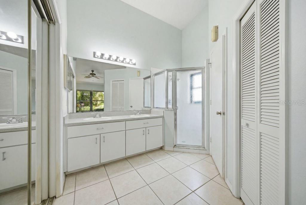 RAINBOW OAKS - Residential