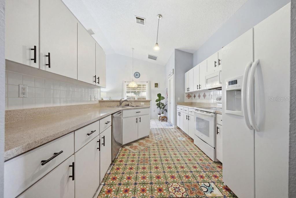 RAINBOW OAKS - Residential
