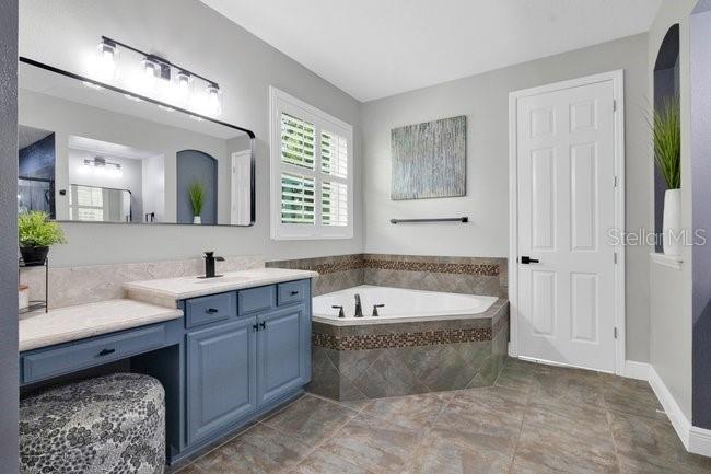 JOHNS LAKE POINTE - Residential