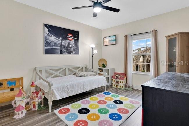 JOHNS LAKE POINTE - Residential