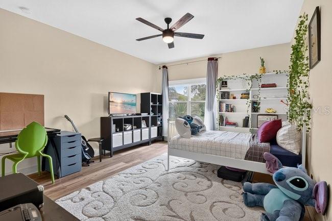 JOHNS LAKE POINTE - Residential
