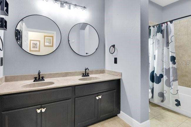 JOHNS LAKE POINTE - Residential