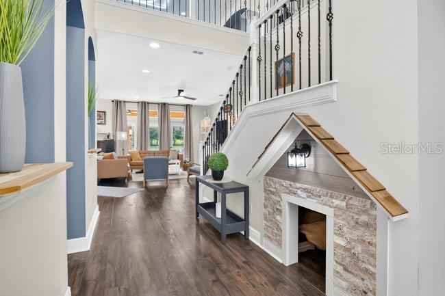 JOHNS LAKE POINTE - Residential
