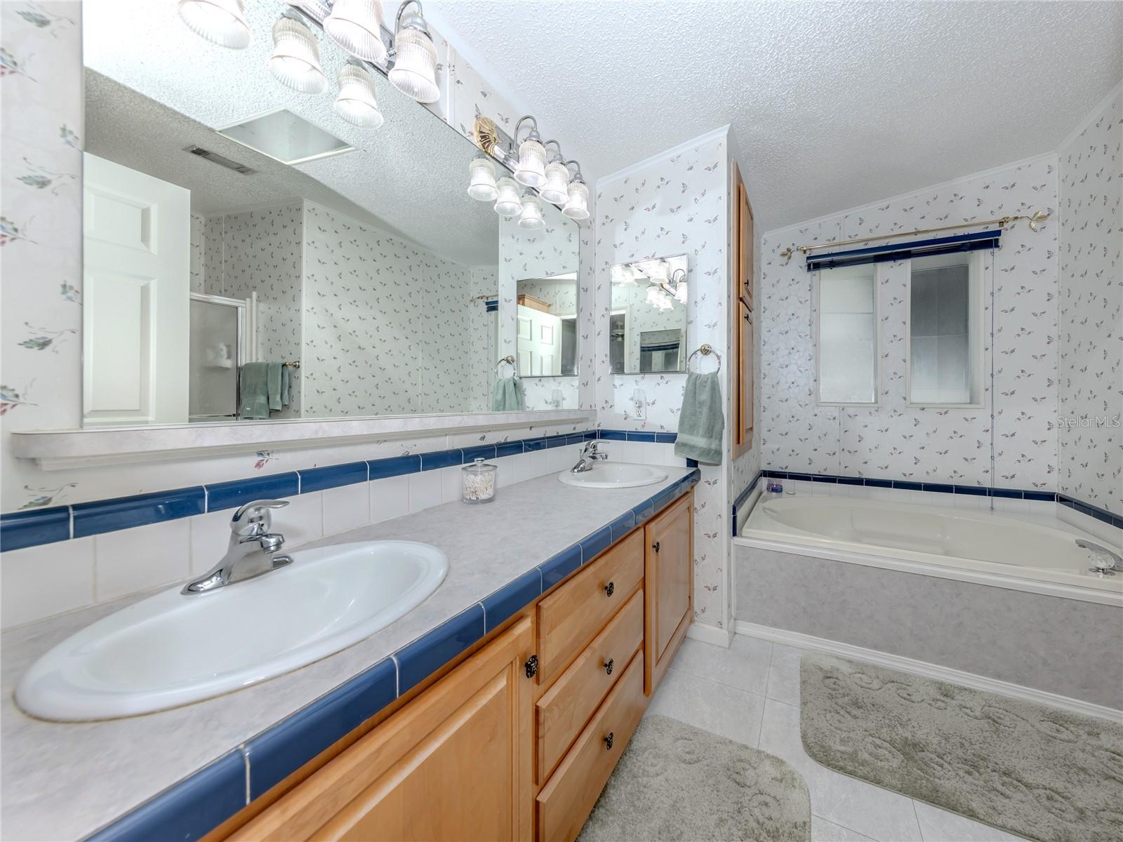 RIVERWALK MHP CO-OP - Residential