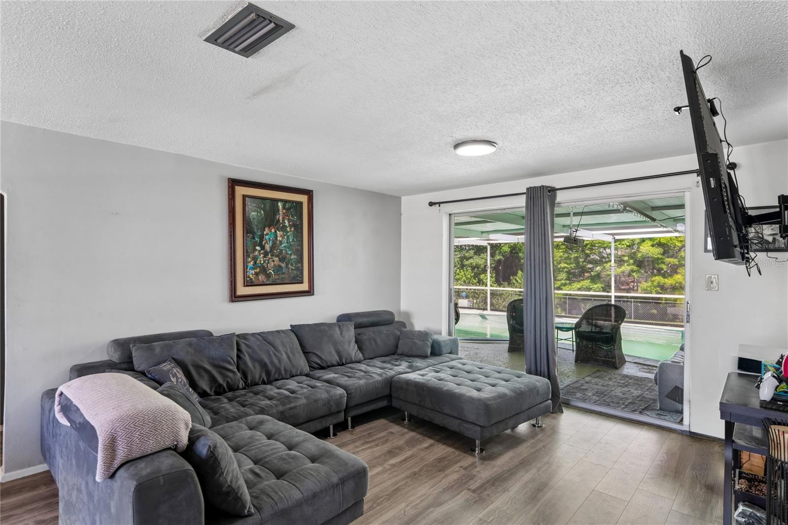 REGENCY PARK - Residential