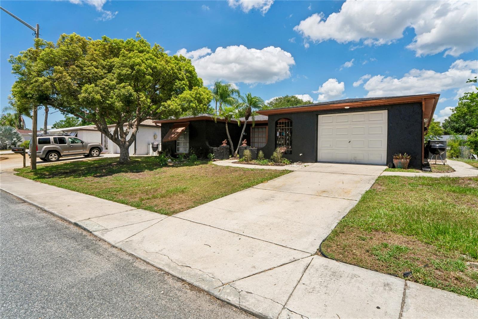 REGENCY PARK - Residential