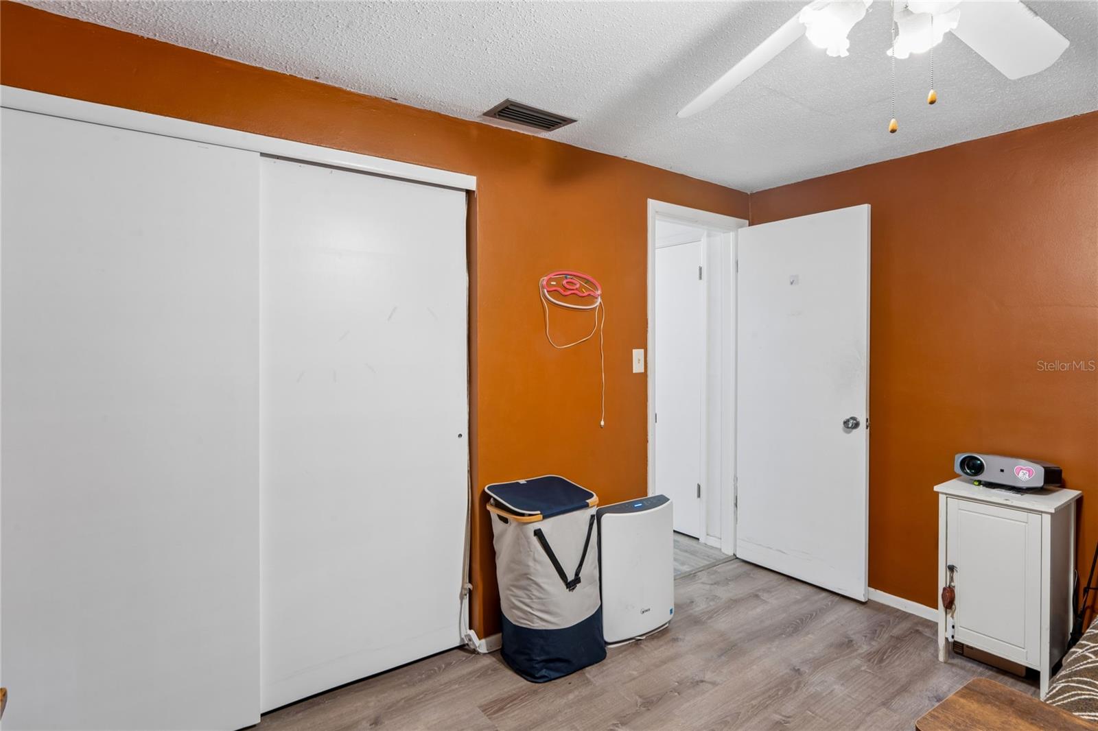 REGENCY PARK - Residential