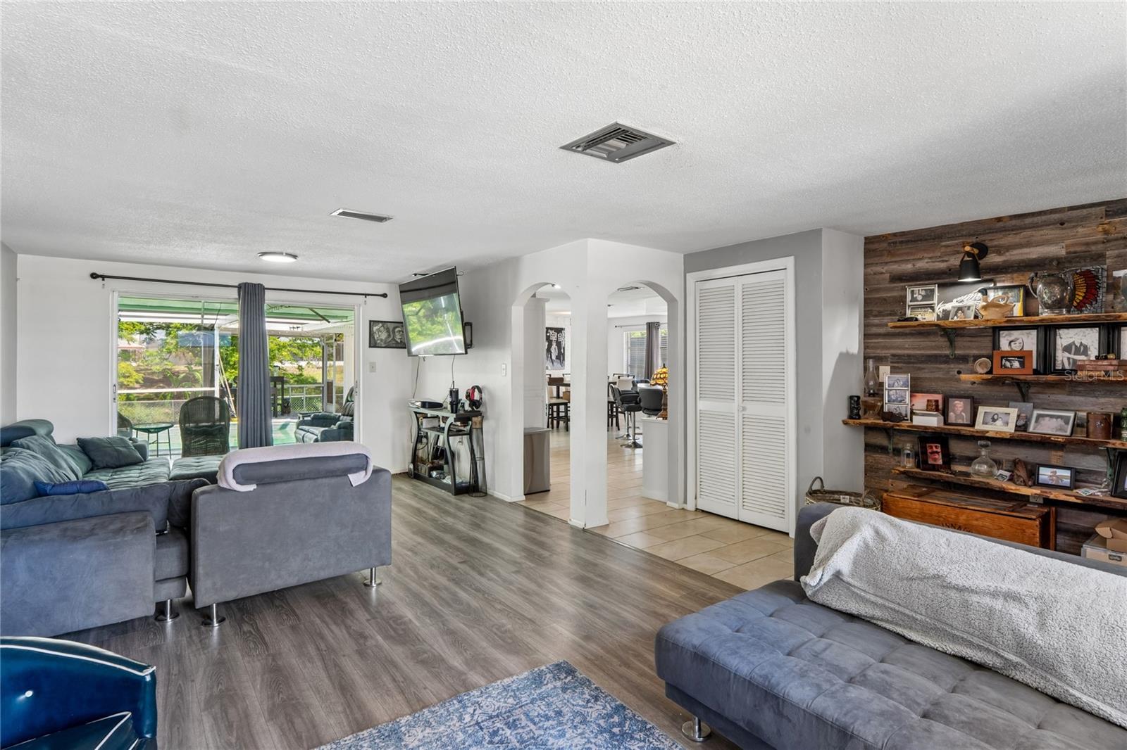 REGENCY PARK - Residential