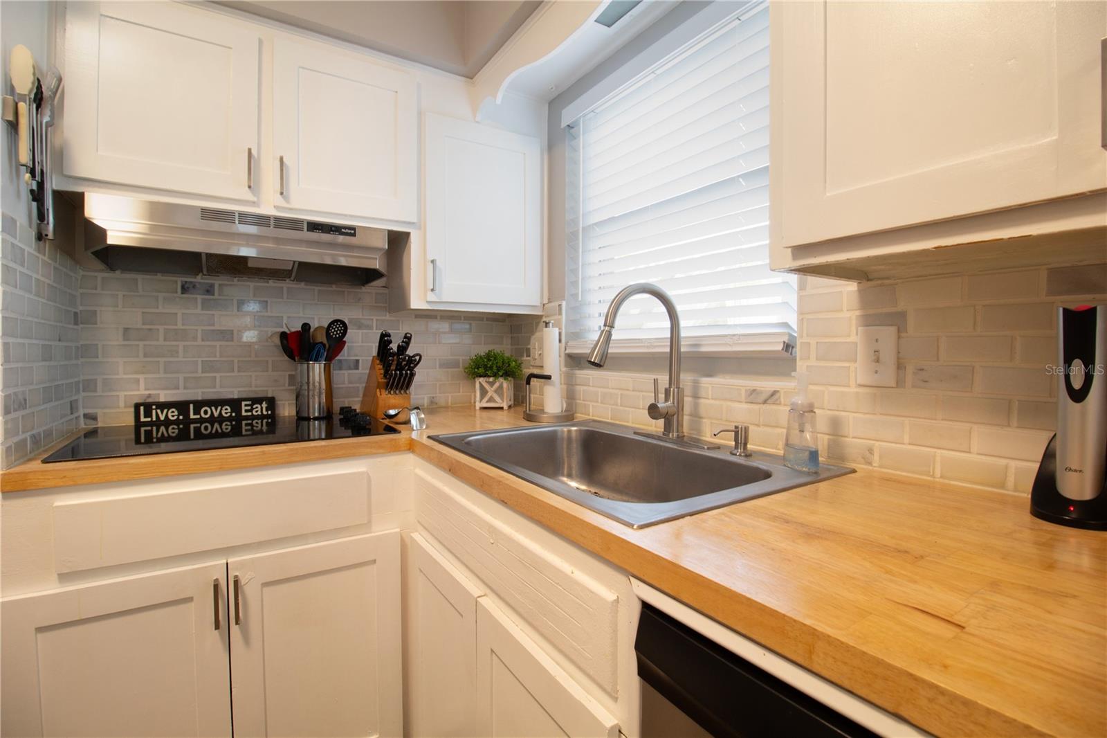 DUNEDIN ISLES ESTATES 1ST ADD - Residential
