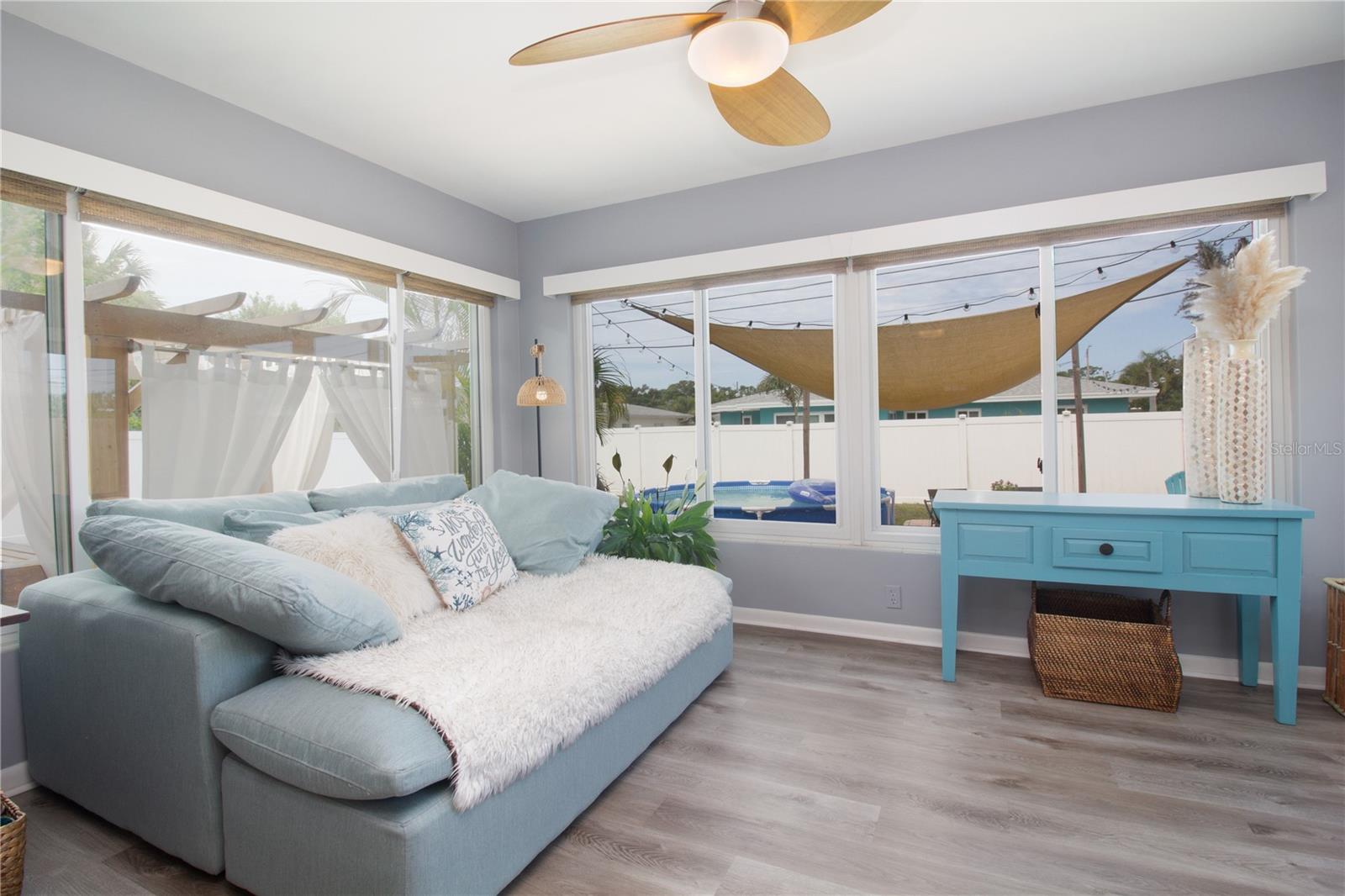DUNEDIN ISLES ESTATES 1ST ADD - Residential