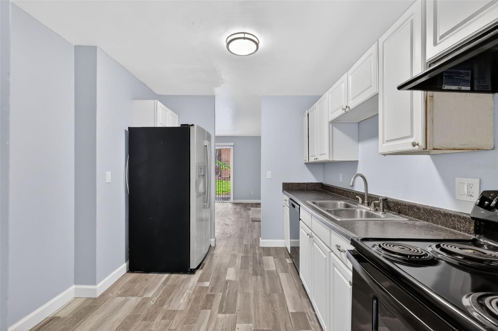 HUNTINGTON ON THE GREEN - Residential
