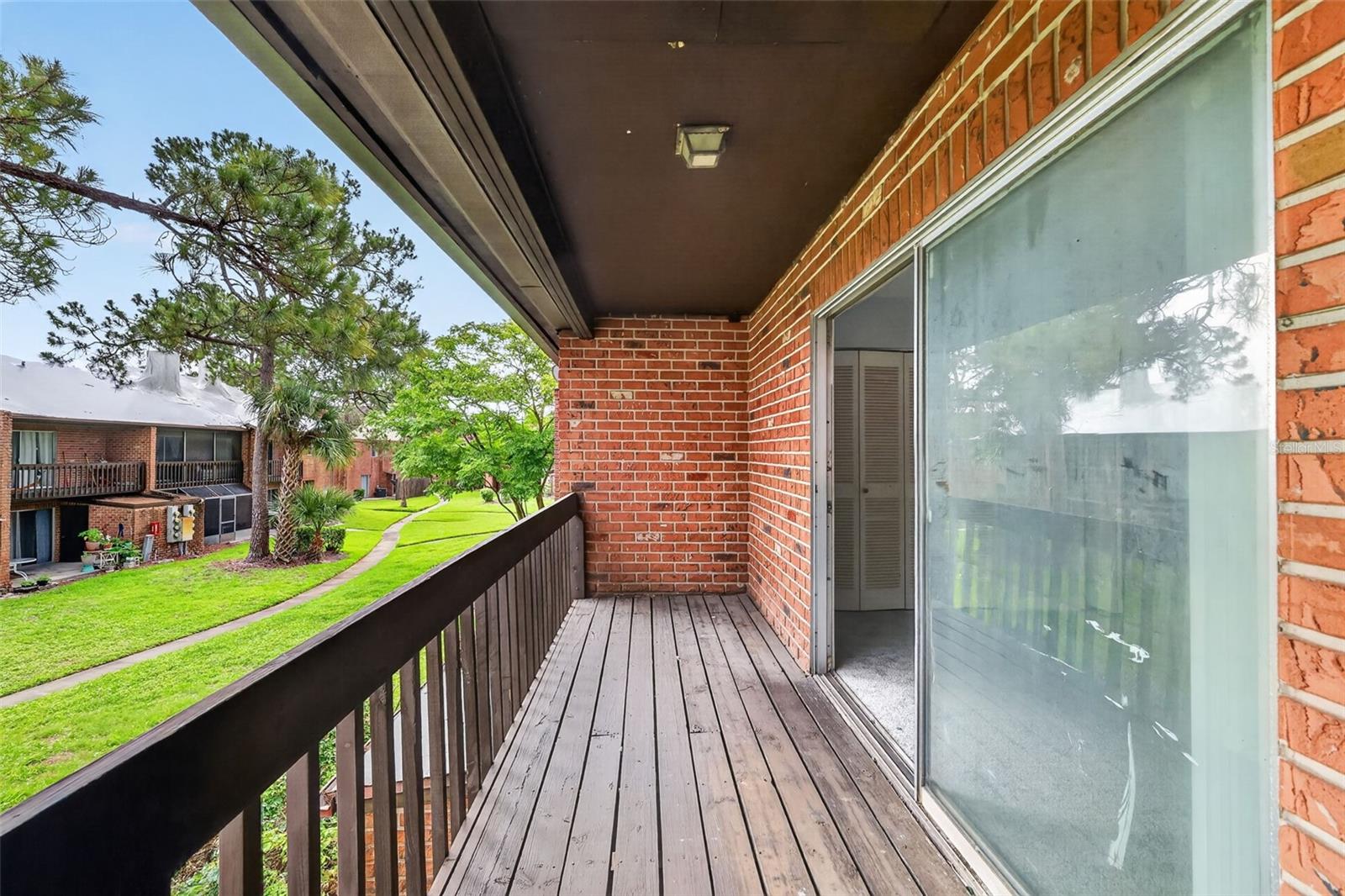 HUNTINGTON ON THE GREEN - Residential