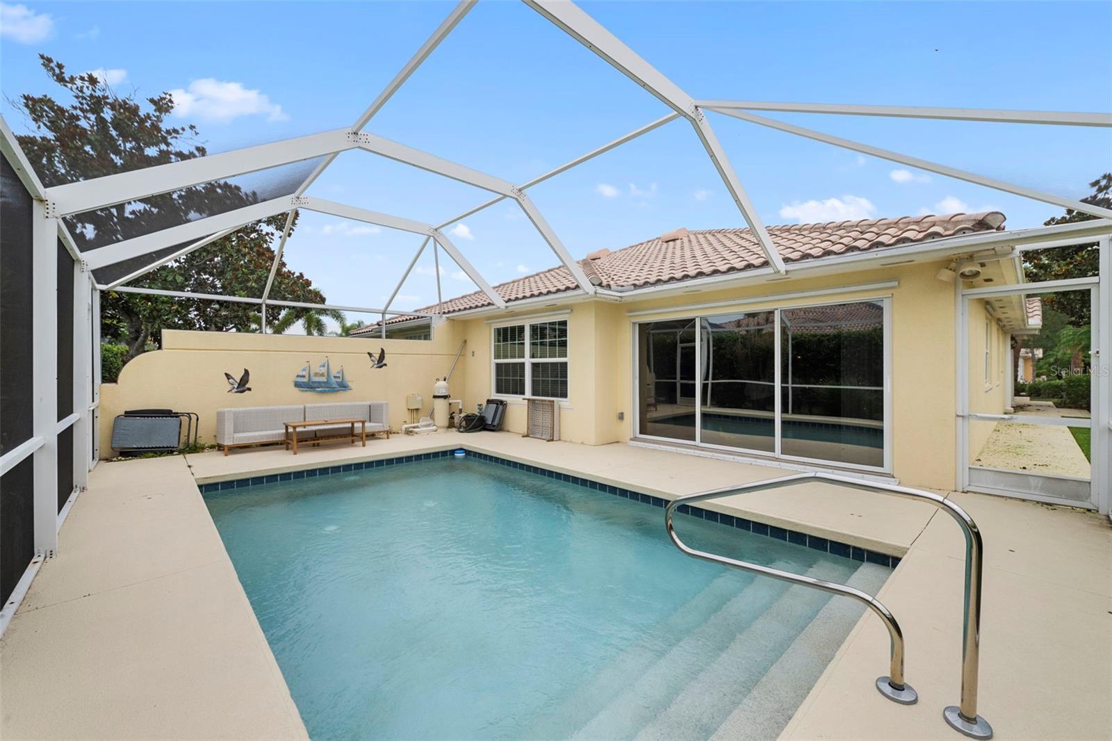 VILLAGEWALK - Residential