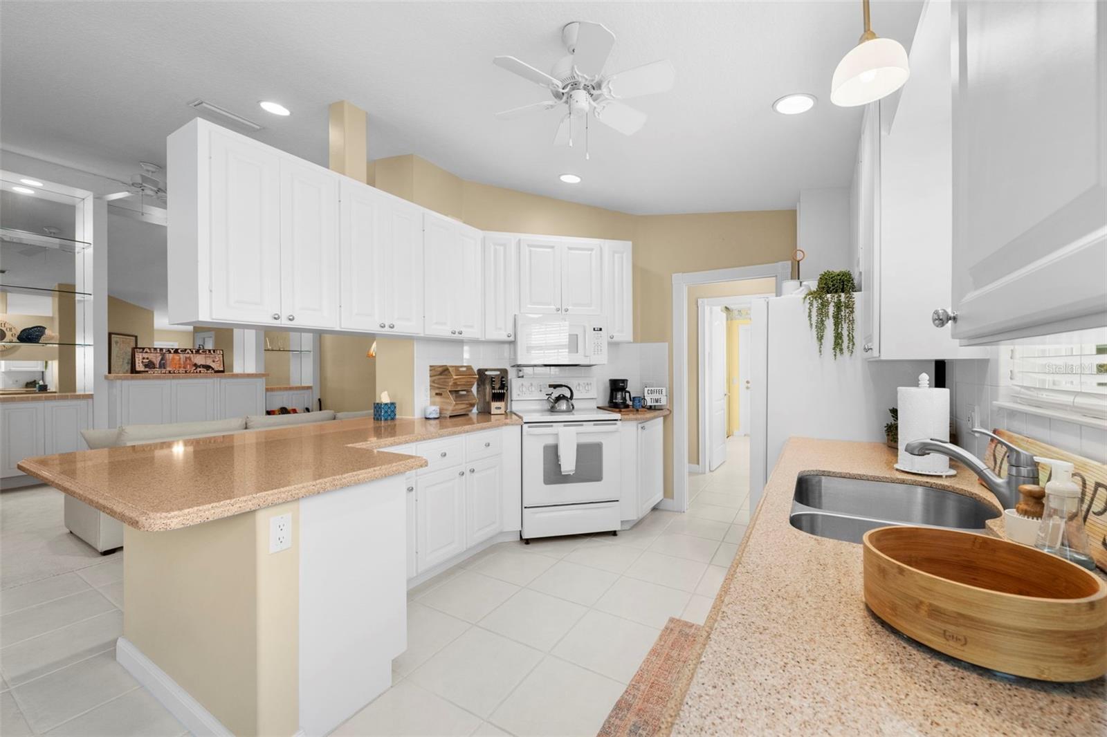 VILLAGEWALK - Residential