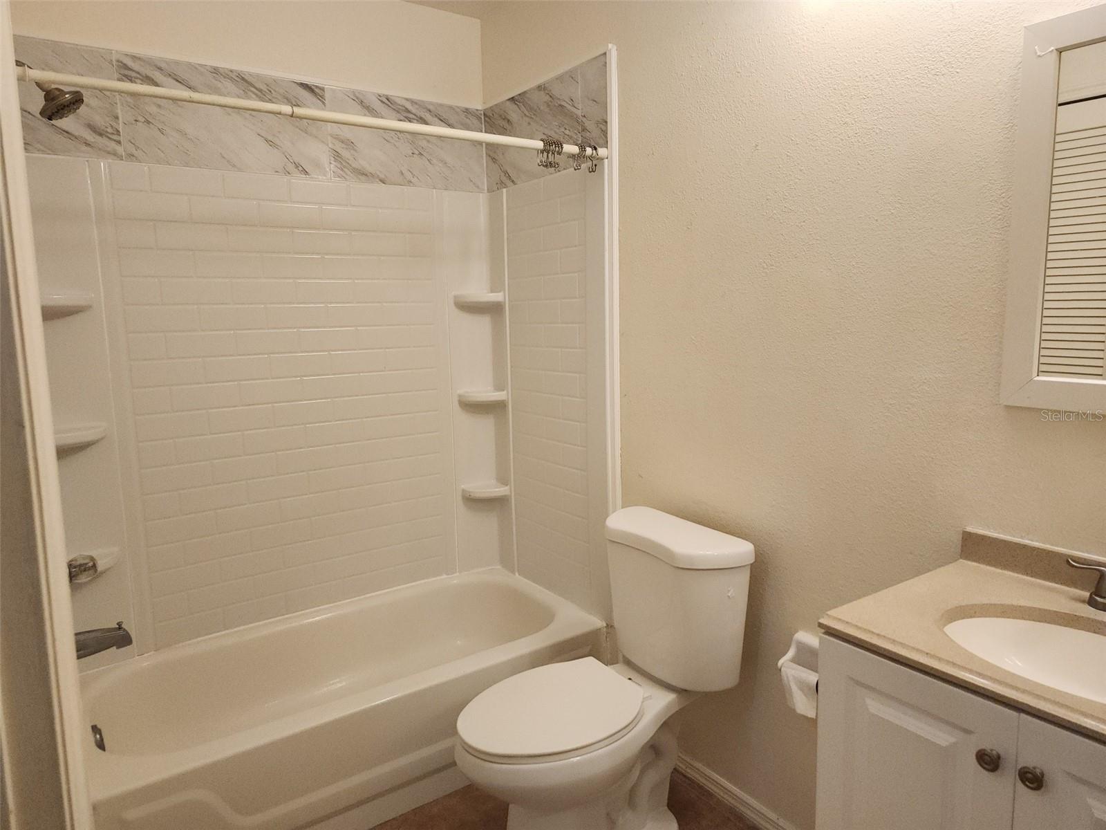 FAIRWAY GLEN AT MEADOW WOODS CONDO - Residential Lease