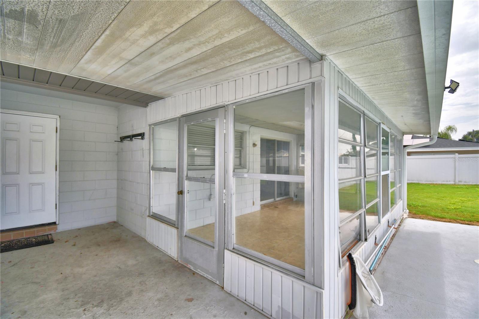 FLA HIGHLANDS CO SUB - Residential Lease