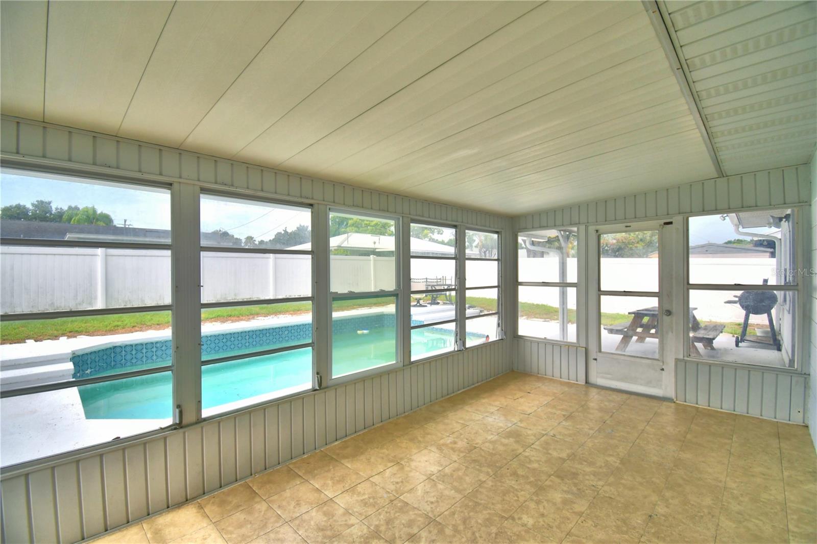 FLA HIGHLANDS CO SUB - Residential Lease
