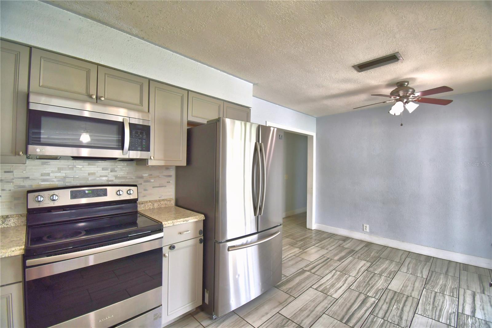 FLA HIGHLANDS CO SUB - Residential Lease