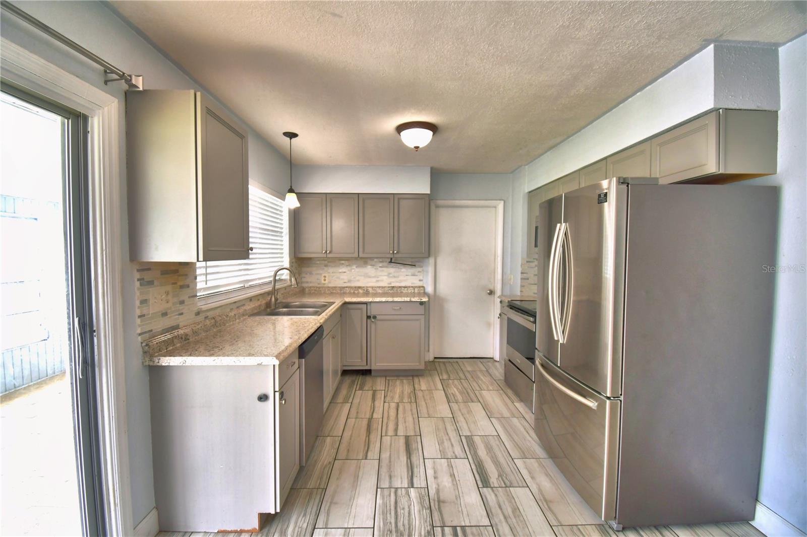 FLA HIGHLANDS CO SUB - Residential Lease